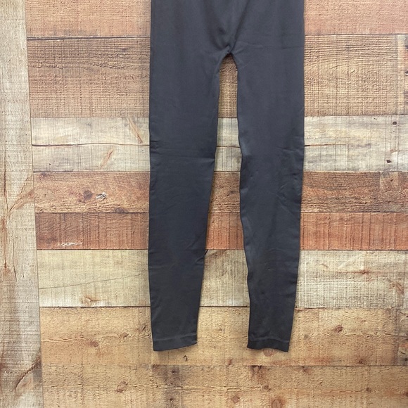 Zenana Outfitters Midnight Gray Leggings NEW - Picture 3 of 4